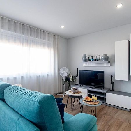 Downtown 1Br Apartment W/ Balcony By Lovelystay Porto Ngoại thất bức ảnh