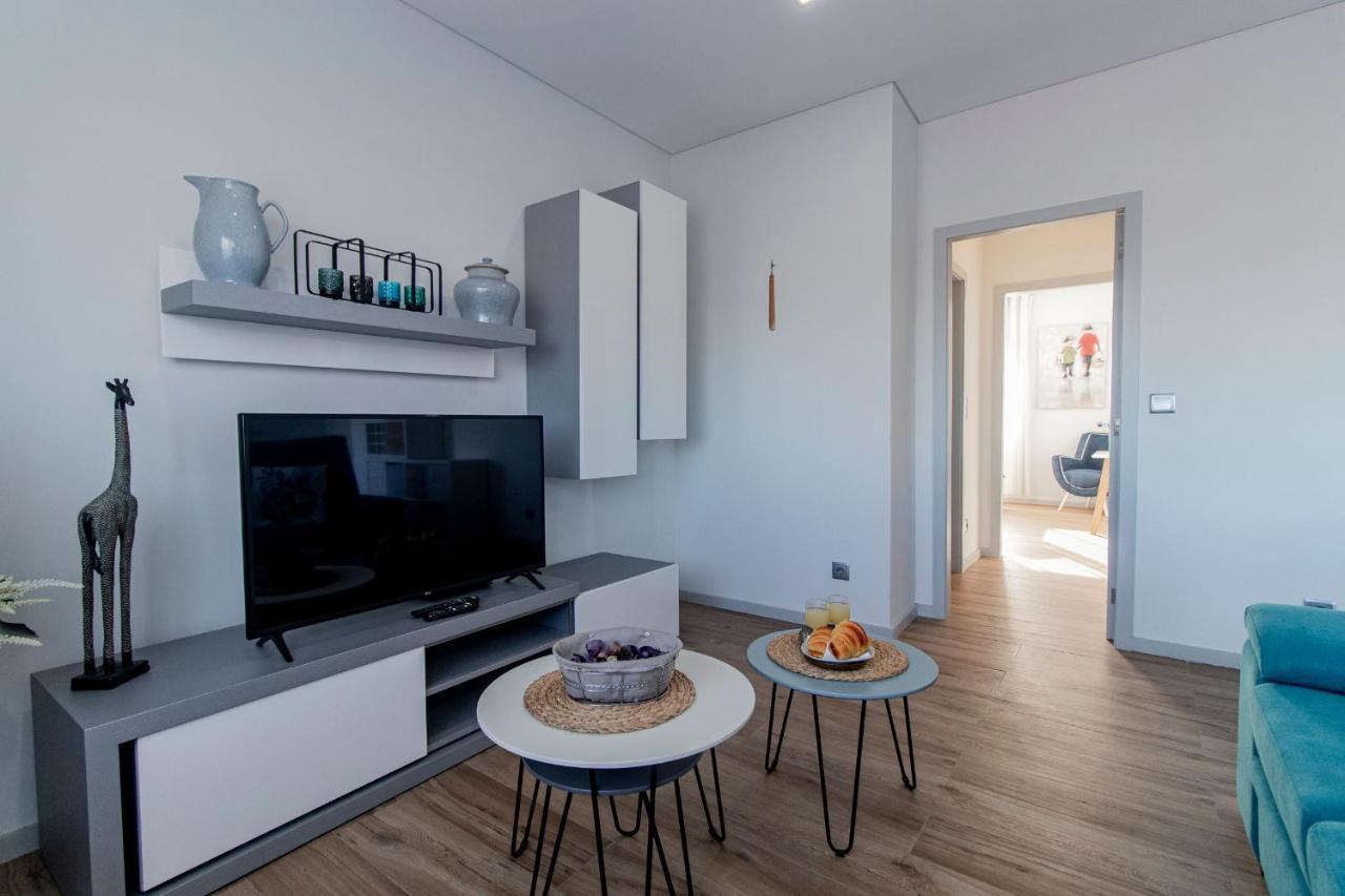 Downtown 1Br Apartment W/ Balcony By Lovelystay Porto Ngoại thất bức ảnh