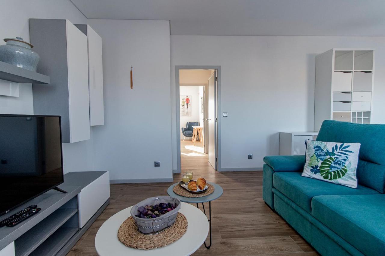 Downtown 1Br Apartment W/ Balcony By Lovelystay Porto Ngoại thất bức ảnh