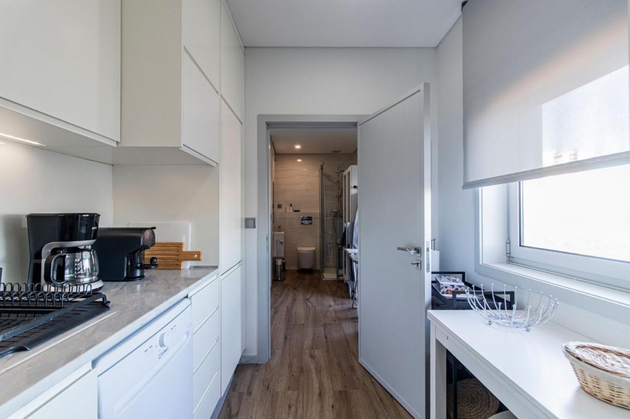 Downtown 1Br Apartment W/ Balcony By Lovelystay Porto Ngoại thất bức ảnh